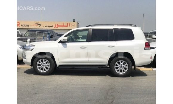 Buy Import Toyota Land Cruiser White Car in Import - Dubai in Agalega Islands Buy Import Toyota Land Cruiser White Car in Import - Dubai in Agalega Islands