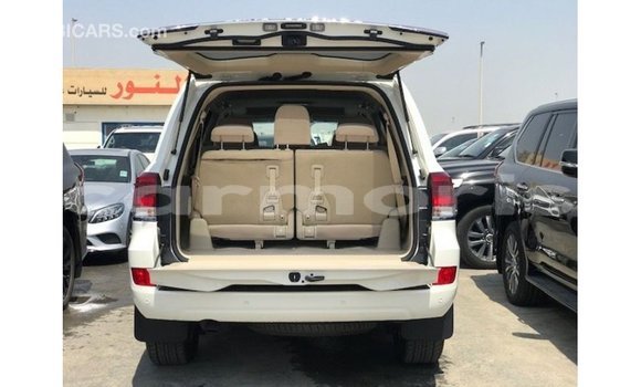 Buy Import Toyota Land Cruiser White Car in Import - Dubai in Agalega Islands Buy Import Toyota Land Cruiser White Car in Import - Dubai in Agalega Islands