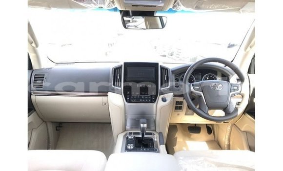 Buy Import Toyota Land Cruiser White Car in Import - Dubai in Agalega Islands Buy Import Toyota Land Cruiser White Car in Import - Dubai in Agalega Islands