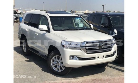 Buy Import Toyota Land Cruiser White Car in Import - Dubai in Agalega Islands Buy Import Toyota Land Cruiser White Car in Import - Dubai in Agalega Islands