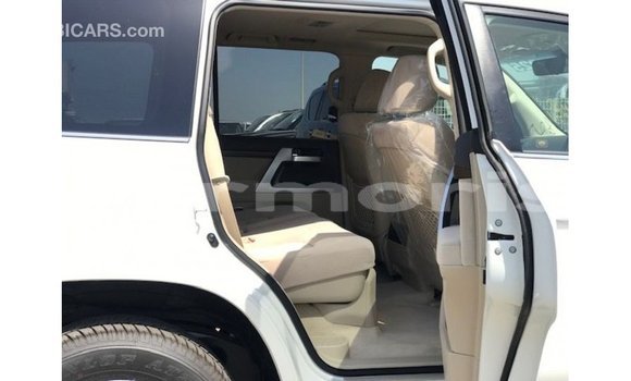 Buy Import Toyota Land Cruiser White Car in Import - Dubai in Agalega Islands Buy Import Toyota Land Cruiser White Car in Import - Dubai in Agalega Islands