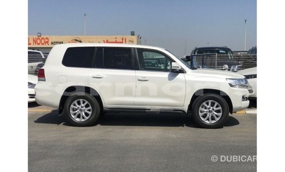 Buy Import Toyota Land Cruiser White Car in Import - Dubai in Agalega Islands Buy Import Toyota Land Cruiser White Car in Import - Dubai in Agalega Islands