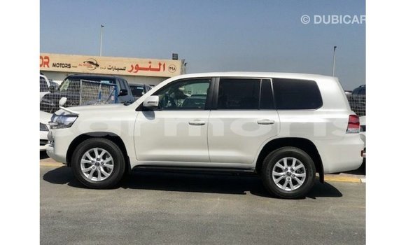 Buy Import Toyota Land Cruiser White Car in Import - Dubai in Agalega Islands Buy Import Toyota Land Cruiser White Car in Import - Dubai in Agalega Islands