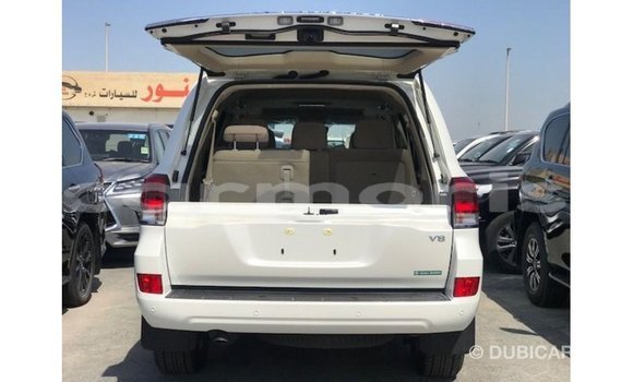 Buy Import Toyota Land Cruiser White Car in Import - Dubai in Agalega Islands Buy Import Toyota Land Cruiser White Car in Import - Dubai in Agalega Islands