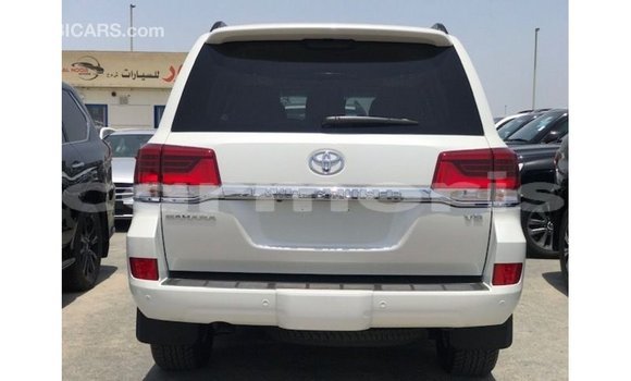 Acheter Import Voiture Toyota Land Cruiser Blanc à Import - Dubai, Îles Agalega Acheter Import Voiture Toyota Land Cruiser Blanc à Import - Dubai, Îles Agalega