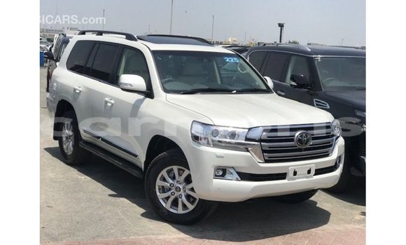 Acheter Import Voiture Toyota Land Cruiser Blanc à Import - Dubai, Îles Agalega Acheter Import Voiture Toyota Land Cruiser Blanc à Import - Dubai, Îles Agalega