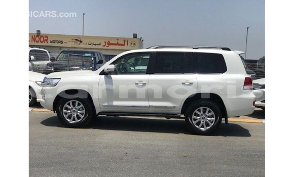 Acheter Import Voiture Toyota Land Cruiser Blanc à Import - Dubai, Îles Agalega Acheter Import Voiture Toyota Land Cruiser Blanc à Import - Dubai, Îles Agalega