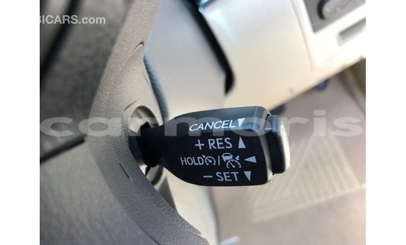 Acheter Import Voiture Toyota Land Cruiser Blanc à Import - Dubai, Îles Agalega Acheter Import Voiture Toyota Land Cruiser Blanc à Import - Dubai, Îles Agalega