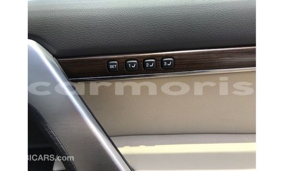 Acheter Import Voiture Toyota Land Cruiser Blanc à Import - Dubai, Îles Agalega Acheter Import Voiture Toyota Land Cruiser Blanc à Import - Dubai, Îles Agalega