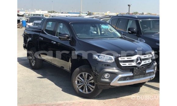 Acheter Import Voiture Mercedes-Benz 250 Noir à Import - Dubai, Îles Agalega Acheter Import Voiture Mercedes-Benz 250 Noir à Import - Dubai, Îles Agalega