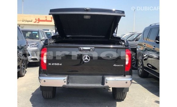 Acheter Import Voiture Mercedes-Benz 250 Noir à Import - Dubai, Îles Agalega Acheter Import Voiture Mercedes-Benz 250 Noir à Import - Dubai, Îles Agalega