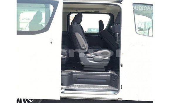 Acheter Import Voiture Toyota Granvia Blanc à Import - Dubai, Îles Agalega Acheter Import Voiture Toyota Granvia Blanc à Import - Dubai, Îles Agalega