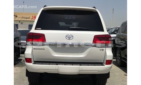 Acheter Import Voiture Toyota Land Cruiser Blanc à Import - Dubai, Îles Agalega Acheter Import Voiture Toyota Land Cruiser Blanc à Import - Dubai, Îles Agalega