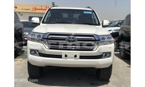 Acheter Import Voiture Toyota Land Cruiser Blanc à Import - Dubai, Îles Agalega Acheter Import Voiture Toyota Land Cruiser Blanc à Import - Dubai, Îles Agalega