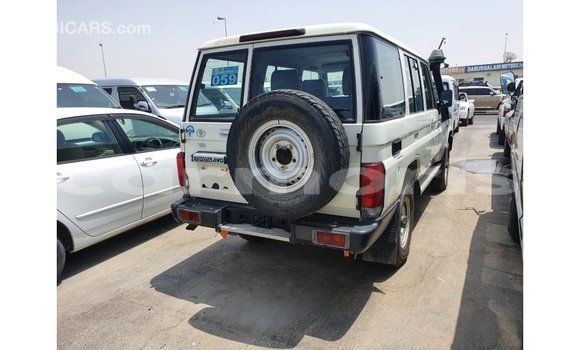Buy Import Toyota Land Cruiser White Car in Import - Dubai in Agalega Islands Buy Import Toyota Land Cruiser White Car in Import - Dubai in Agalega Islands