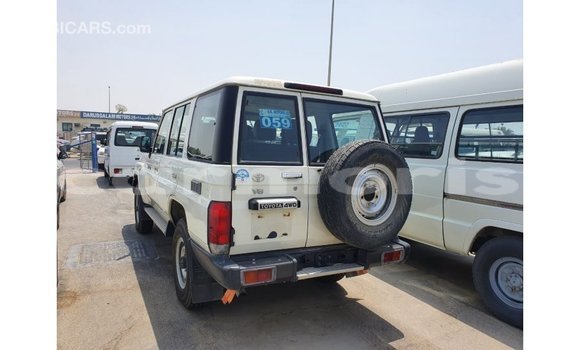 Buy Import Toyota Land Cruiser White Car in Import - Dubai in Agalega Islands Buy Import Toyota Land Cruiser White Car in Import - Dubai in Agalega Islands