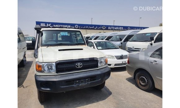 Buy Import Toyota Land Cruiser White Car in Import - Dubai in Agalega Islands Buy Import Toyota Land Cruiser White Car in Import - Dubai in Agalega Islands