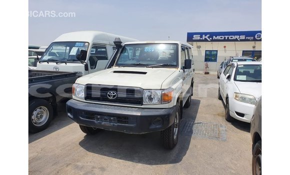 Buy Import Toyota Land Cruiser White Car in Import - Dubai in Agalega Islands Buy Import Toyota Land Cruiser White Car in Import - Dubai in Agalega Islands