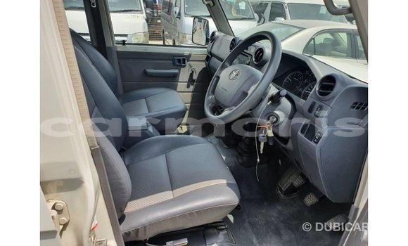 Buy Import Toyota Land Cruiser White Car in Import - Dubai in Agalega Islands Buy Import Toyota Land Cruiser White Car in Import - Dubai in Agalega Islands