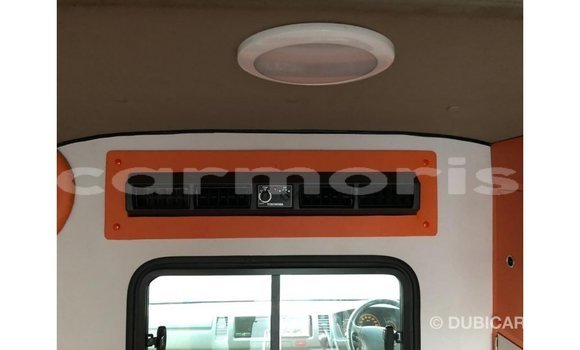 Acheter Import Voiture Toyota Hiace Blanc à Import - Dubai, Îles Agalega Acheter Import Voiture Toyota Hiace Blanc à Import - Dubai, Îles Agalega