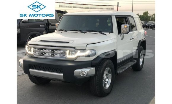Buy Import Toyota FJ Cruiser White Car in Import - Dubai in Agalega Islands Buy Import Toyota FJ Cruiser White Car in Import - Dubai in Agalega Islands