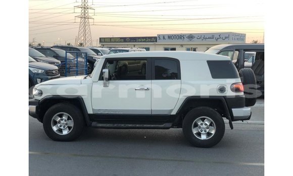 Buy Import Toyota FJ Cruiser White Car in Import - Dubai in Agalega Islands Buy Import Toyota FJ Cruiser White Car in Import - Dubai in Agalega Islands