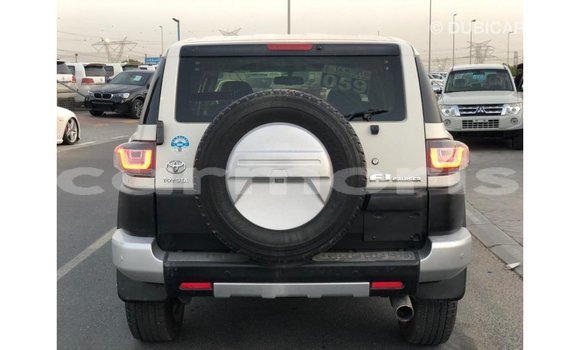 Buy Import Toyota FJ Cruiser White Car in Import - Dubai in Agalega Islands Buy Import Toyota FJ Cruiser White Car in Import - Dubai in Agalega Islands