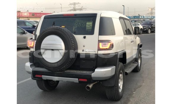 Buy Import Toyota FJ Cruiser White Car in Import - Dubai in Agalega Islands Buy Import Toyota FJ Cruiser White Car in Import - Dubai in Agalega Islands