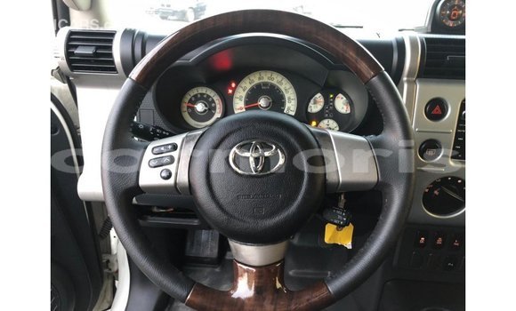 Buy Import Toyota FJ Cruiser White Car in Import - Dubai in Agalega Islands Buy Import Toyota FJ Cruiser White Car in Import - Dubai in Agalega Islands