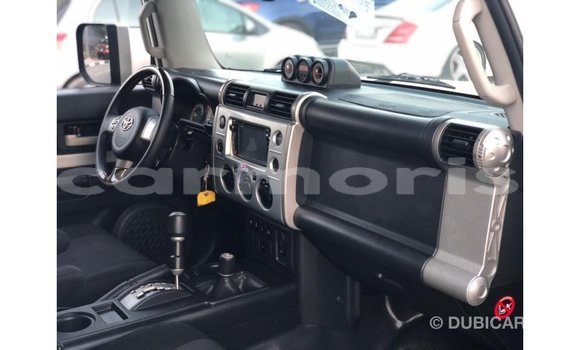 Buy Import Toyota FJ Cruiser White Car in Import - Dubai in Agalega Islands Buy Import Toyota FJ Cruiser White Car in Import - Dubai in Agalega Islands