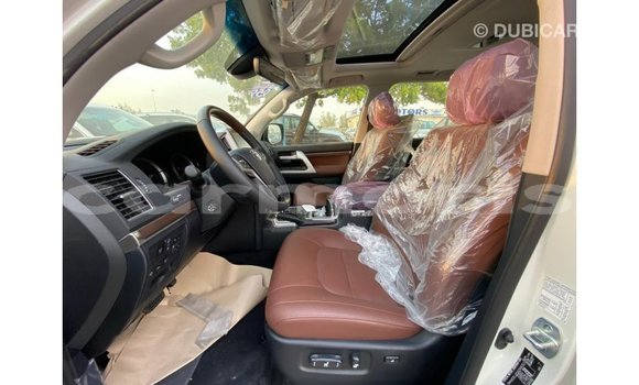 Acheter Import Utilitaire Toyota DA Blanc à Import - Dubai, Îles Agalega Acheter Import Utilitaire Toyota DA Blanc à Import - Dubai, Îles Agalega