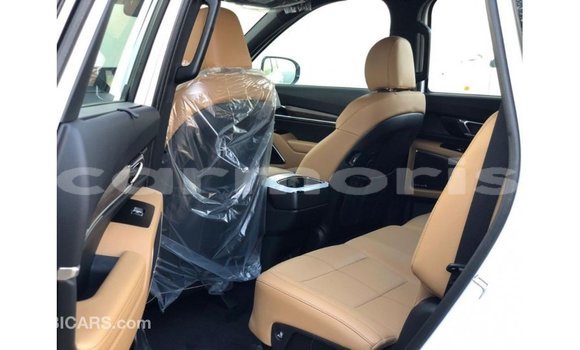 Buy Import Kia Carens White Car in Import - Dubai in Agalega Islands Buy Import Kia Carens White Car in Import - Dubai in Agalega Islands