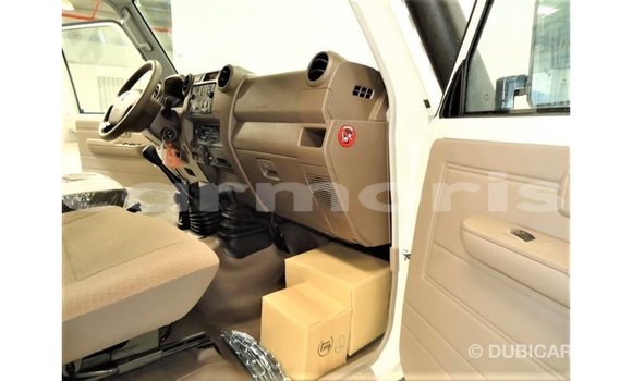 Buy Import Toyota Land Cruiser White Car in Import - Dubai in Agalega Islands Buy Import Toyota Land Cruiser White Car in Import - Dubai in Agalega Islands