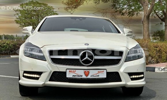 Buy Import Mercedes-Benz 190 White Car in Import - Dubai in Agalega Islands Buy Import Mercedes-Benz 190 White Car in Import - Dubai in Agalega Islands