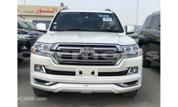Acheter Import Voiture Toyota Land Cruiser Blanc à Import - Dubai, Îles Agalega Acheter Import Voiture Toyota Land Cruiser Blanc à Import - Dubai, Îles Agalega
