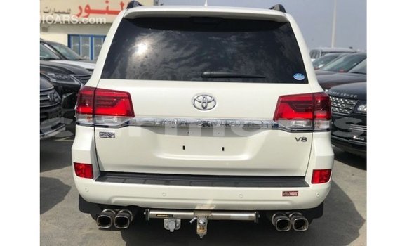 Acheter Import Voiture Toyota Land Cruiser Blanc à Import - Dubai, Îles Agalega Acheter Import Voiture Toyota Land Cruiser Blanc à Import - Dubai, Îles Agalega