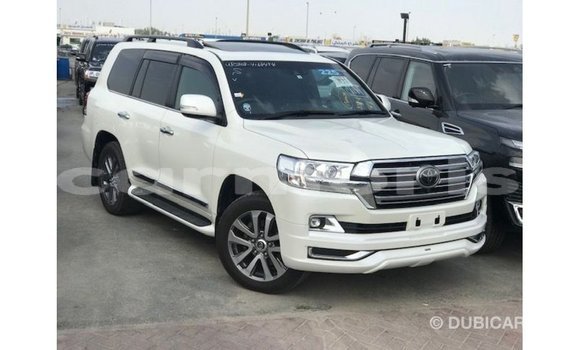 Acheter Import Voiture Toyota Land Cruiser Blanc à Import - Dubai, Îles Agalega Acheter Import Voiture Toyota Land Cruiser Blanc à Import - Dubai, Îles Agalega