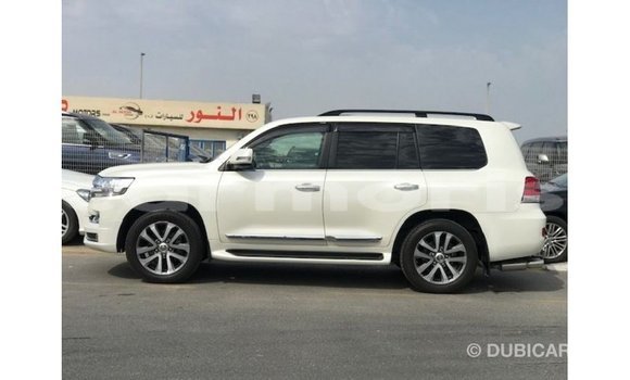 Acheter Import Voiture Toyota Land Cruiser Blanc à Import - Dubai, Îles Agalega Acheter Import Voiture Toyota Land Cruiser Blanc à Import - Dubai, Îles Agalega