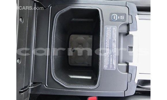 Acheter Import Voiture Toyota Land Cruiser Blanc à Import - Dubai, Îles Agalega Acheter Import Voiture Toyota Land Cruiser Blanc à Import - Dubai, Îles Agalega