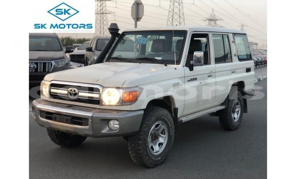 Buy Import Toyota Land Cruiser White Car in Import - Dubai in Agalega Islands