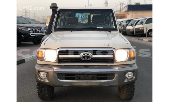 Buy Import Toyota Land Cruiser White Car in Import - Dubai in Agalega Islands Buy Import Toyota Land Cruiser White Car in Import - Dubai in Agalega Islands