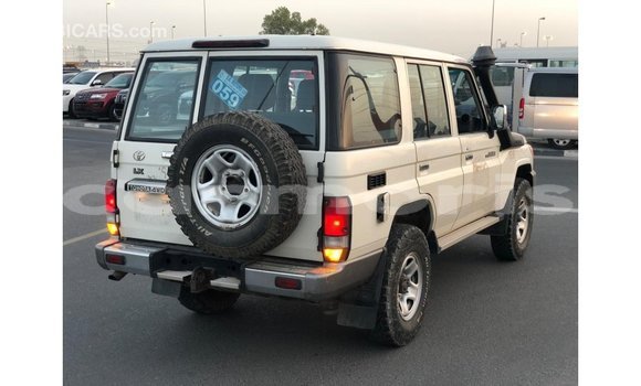Buy Import Toyota Land Cruiser White Car in Import - Dubai in Agalega Islands Buy Import Toyota Land Cruiser White Car in Import - Dubai in Agalega Islands