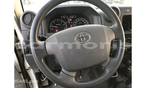 Buy Import Toyota Land Cruiser White Car in Import - Dubai in Agalega Islands Buy Import Toyota Land Cruiser White Car in Import - Dubai in Agalega Islands