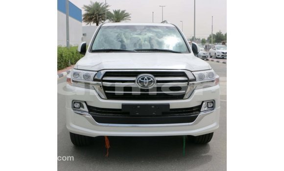 Buy Import Toyota Land Cruiser White Car in Import - Dubai in Agalega Islands Buy Import Toyota Land Cruiser White Car in Import - Dubai in Agalega Islands