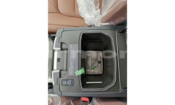 Buy Import Toyota Land Cruiser White Car in Import - Dubai in Agalega Islands Buy Import Toyota Land Cruiser White Car in Import - Dubai in Agalega Islands