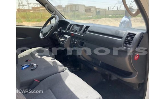 Buy Import Toyota Hiace White Car in Import - Dubai in Agalega Islands Buy Import Toyota Hiace White Car in Import - Dubai in Agalega Islands