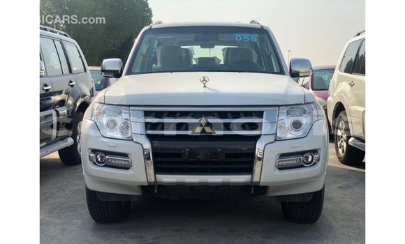 Buy Import Mitsubishi Pajero Black Car in Import - Dubai in Agalega Islands Buy Import Mitsubishi Pajero Black Car in Import - Dubai in Agalega Islands
