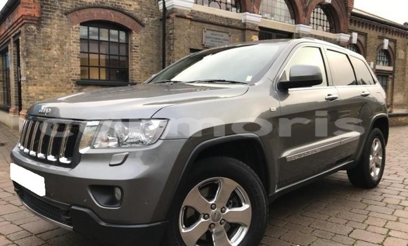 Buy Used Jeep Grand Cherokee Silver Car in Curepipe in Plaines Wilhems District