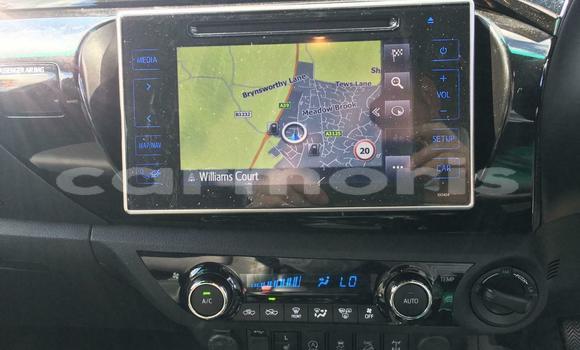 Buy Used Toyota Hilux White Car in Tamarin in Black River District Buy Used Toyota Hilux White Car in Tamarin in Black River District