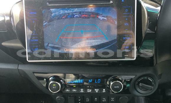 Buy Used Toyota Hilux White Car in Tamarin in Black River District Buy Used Toyota Hilux White Car in Tamarin in Black River District